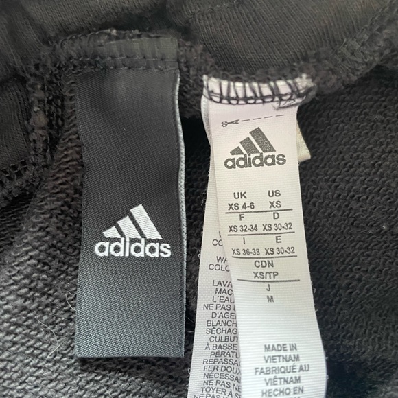 Adidas Retro Style Shorts XS - Picture 3 of 3